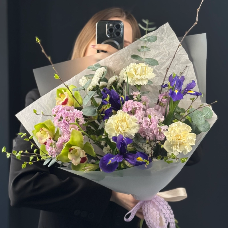 Авторский букет цветов  от интернет-магазина «Городские цветы»