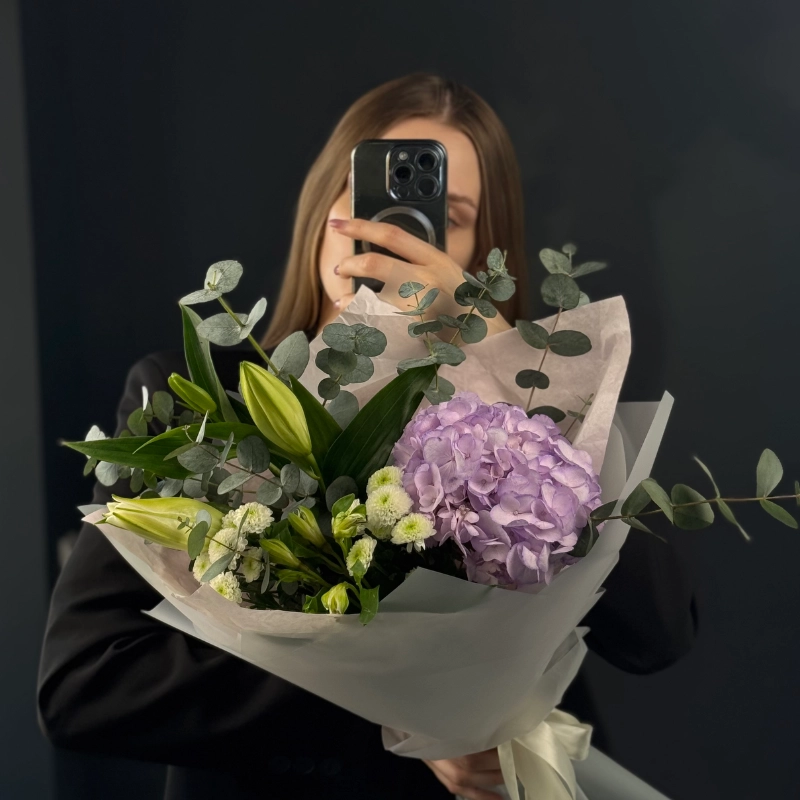 Букет из лилий и гортензии 1